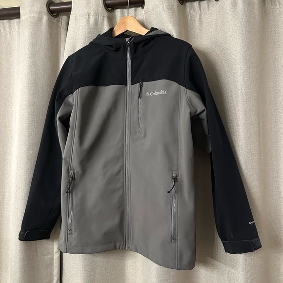 Like New - Men's Thunder River Hooded Softshell - Small - Picture 1 of 5